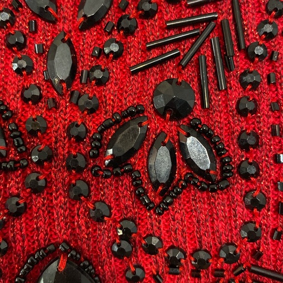Objects Dart red O/S sparkly rhinestone Tunic sweater -Size Medium - Picture 7 of 10